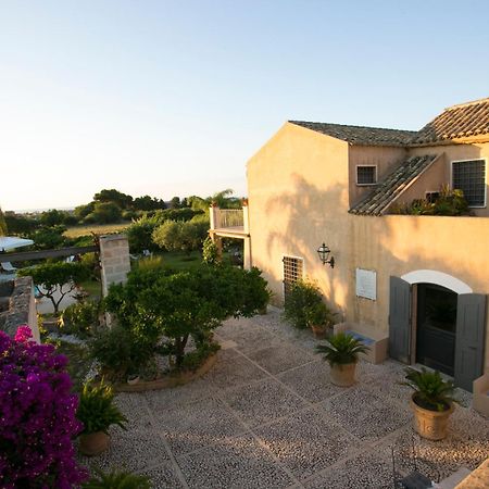 Baglio Sant'Andrea Bed & Breakfast วาลเดอรีส ภายนอก รูปภาพ