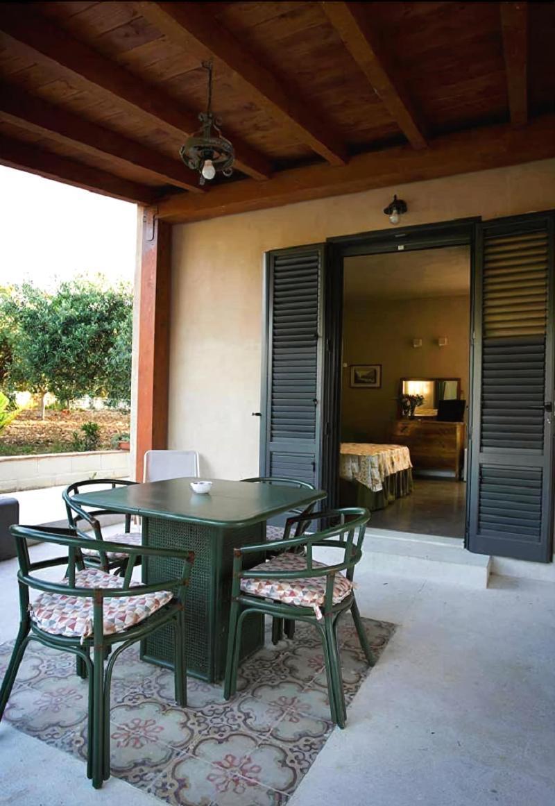 Baglio Sant'Andrea Bed & Breakfast วาลเดอรีส ภายนอก รูปภาพ