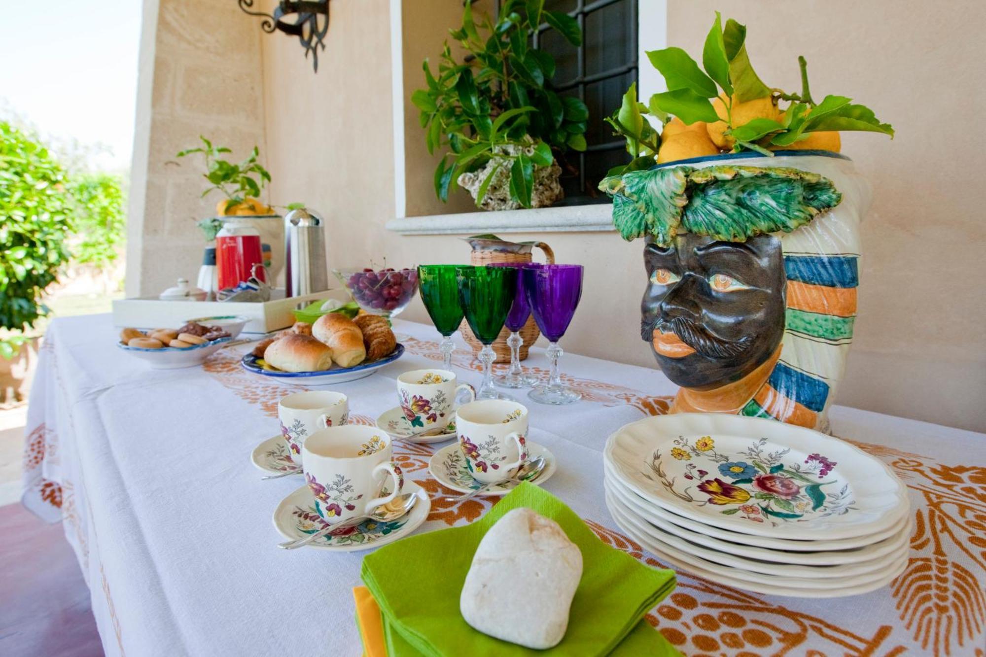 Baglio Sant'Andrea Bed & Breakfast วาลเดอรีส ภายนอก รูปภาพ