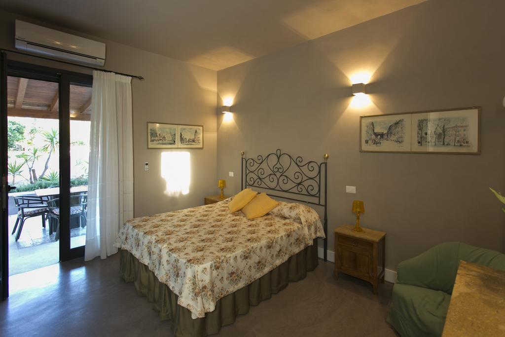 Baglio Sant'Andrea Bed & Breakfast วาลเดอรีส ภายนอก รูปภาพ